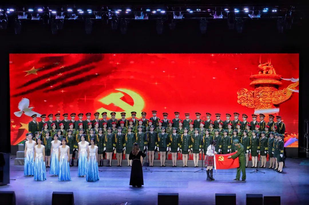 学厨师，是到酒店学好还是厨师学校学好？游戏画面